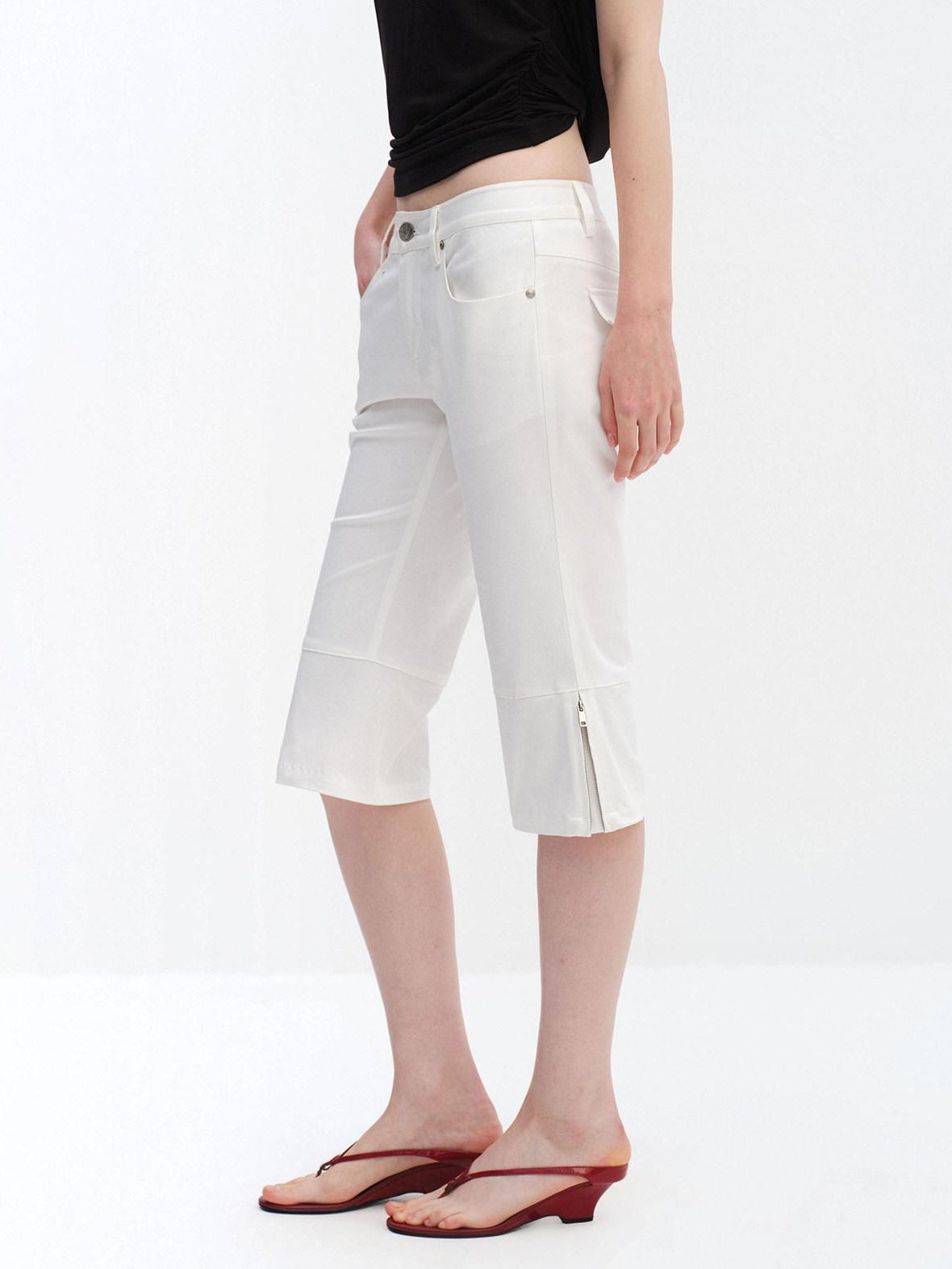 RUN TO THE FUTURE Washed Cotton Stretch Low Rise Slight Flare Zip Fly Women Olive Chino Shorts