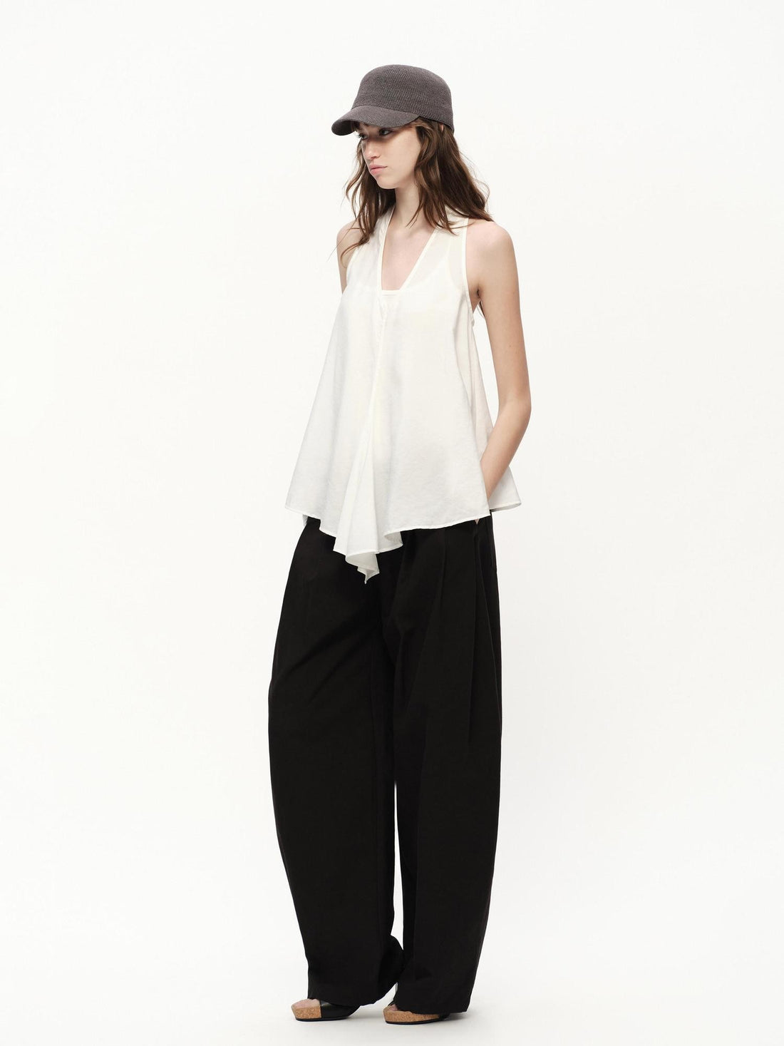 RUN TO THE FUTURE White Asymmetrical V-neck Loose Fit Women&