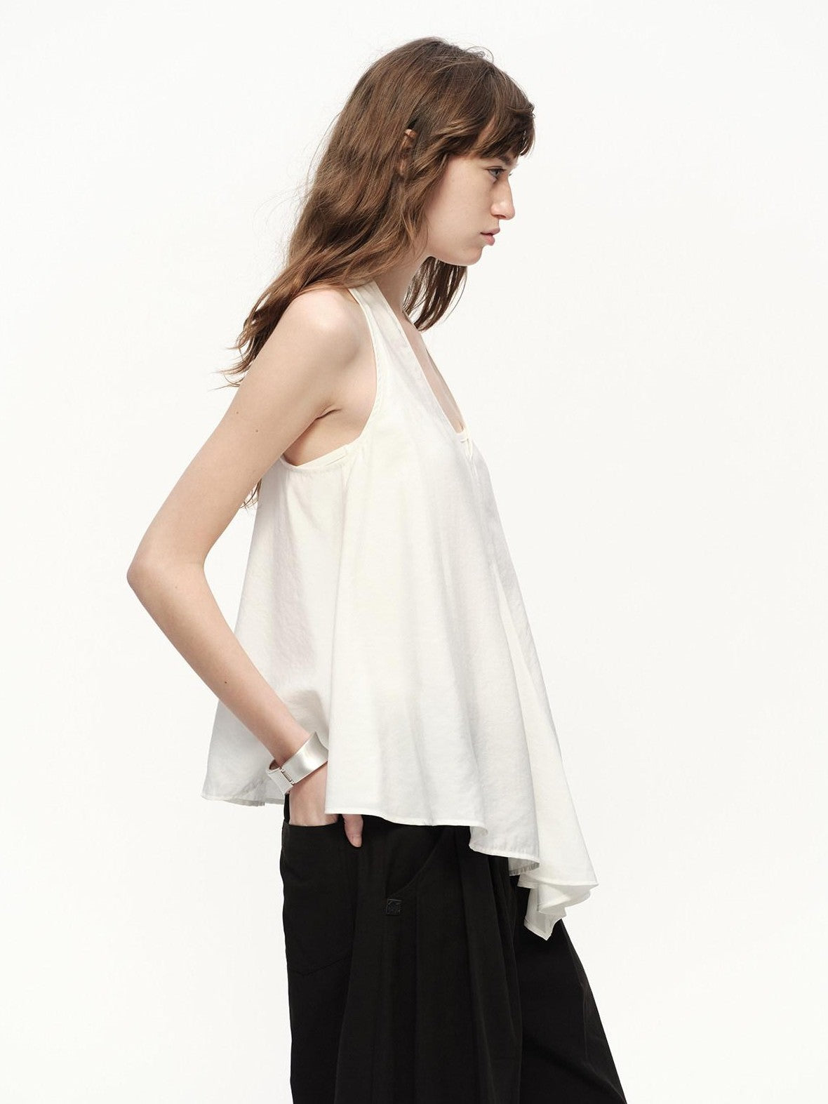 RUN TO THE FUTURE White Asymmetrical V-neck Loose Fit Women&