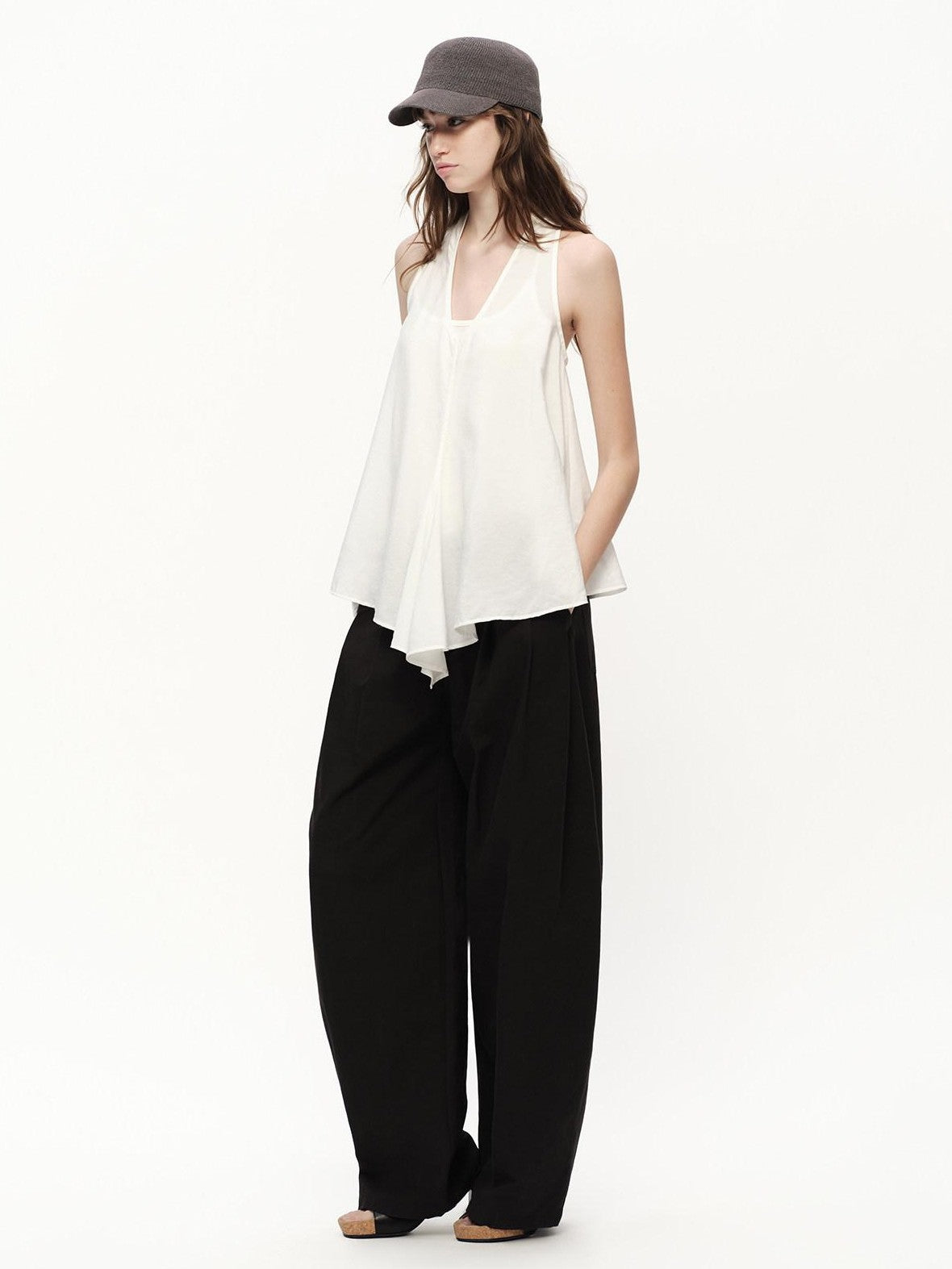 RUN TO THE FUTURE White Asymmetrical V-neck Loose Fit Women&