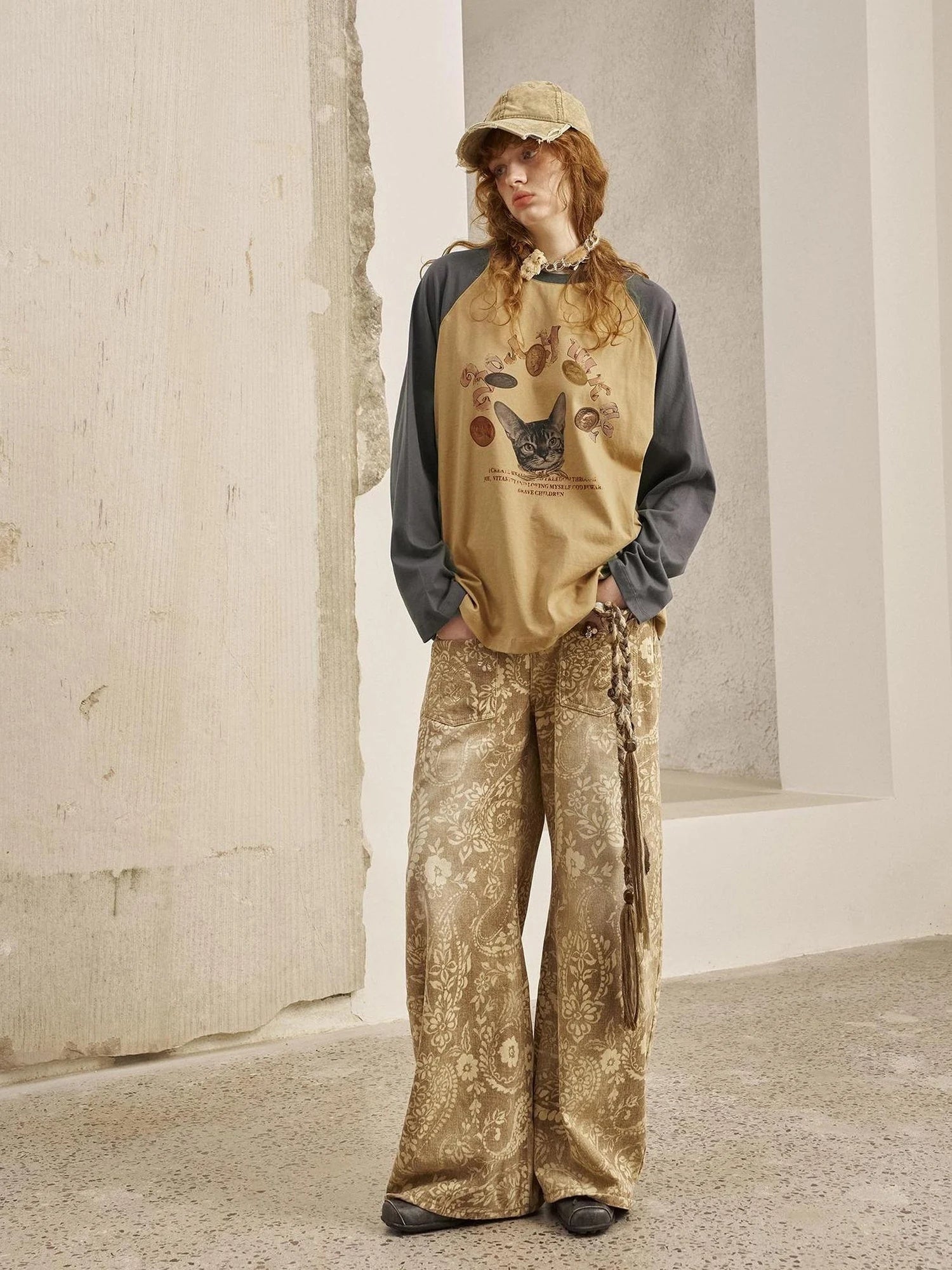 Retro Cat Coin Raglan Sleeve Tee