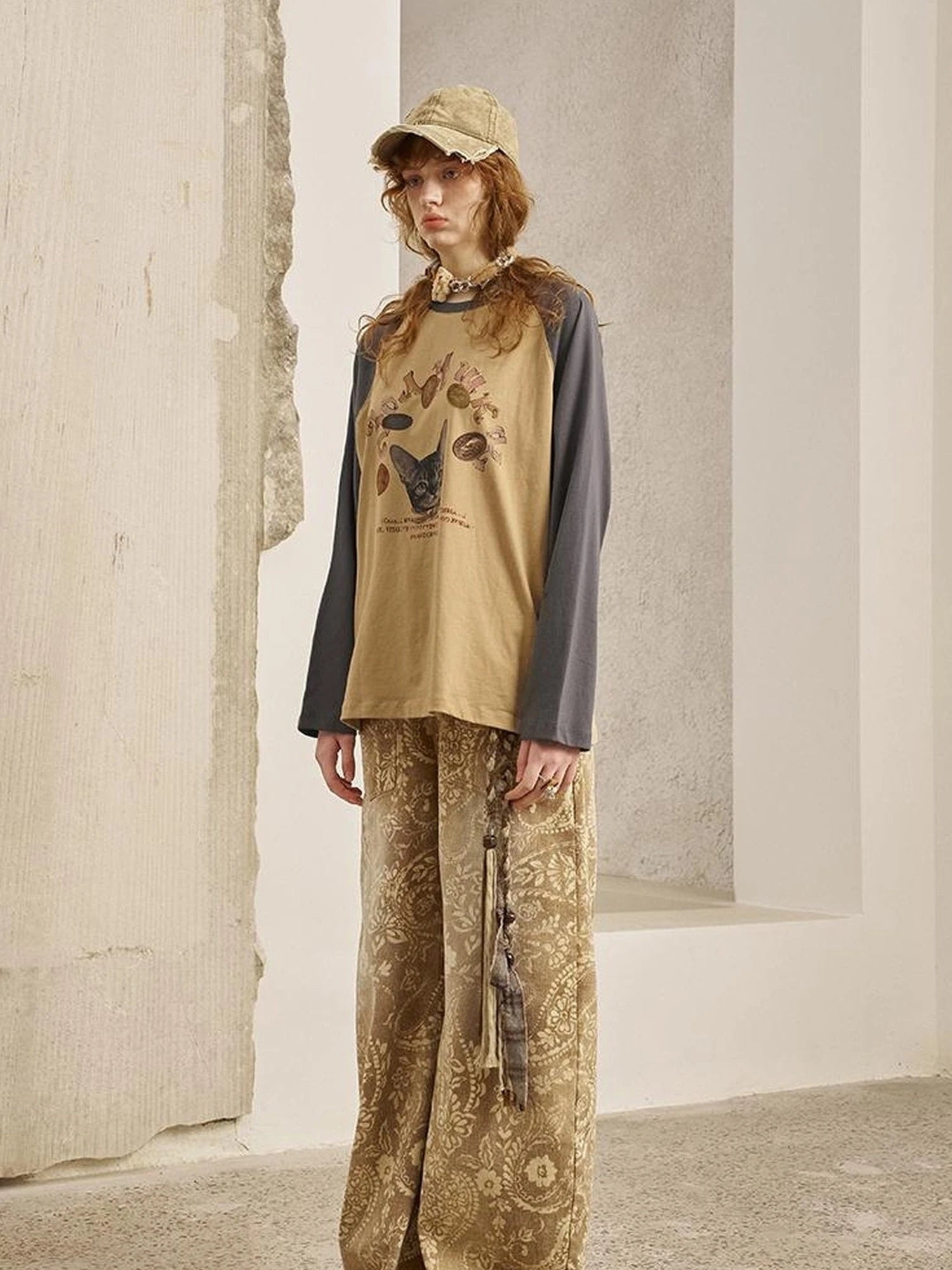 Retro Cat Coin Raglan Sleeve Tee