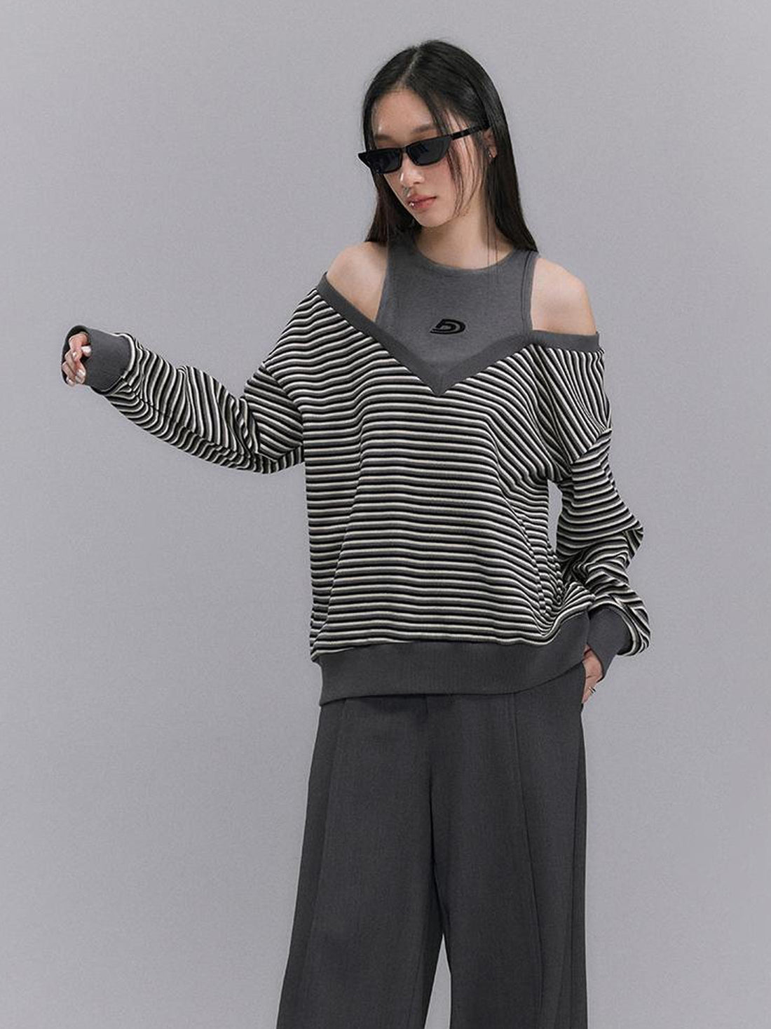 DIDDI MODA Retro Stripe Off Shoulder V Neck Sweatshirt