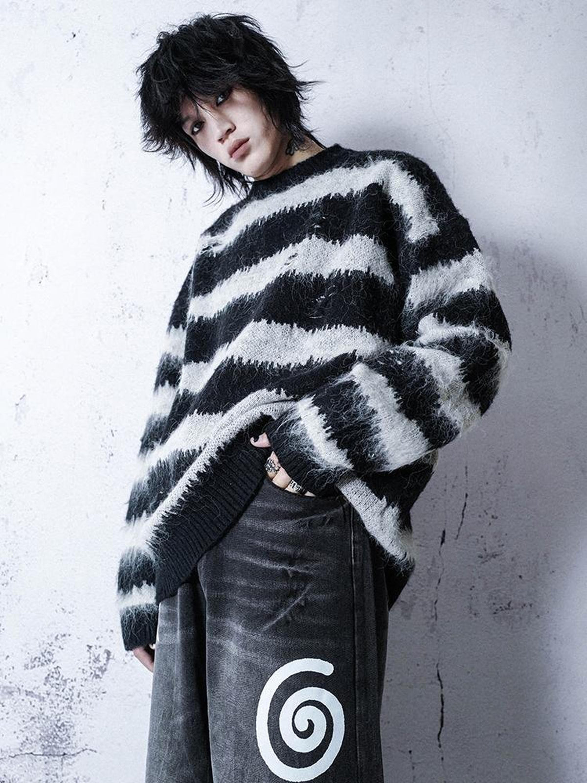 Rs by RebelSeed Black White Striped Colorblock V-neck Drop Shoulder Oversized Women&