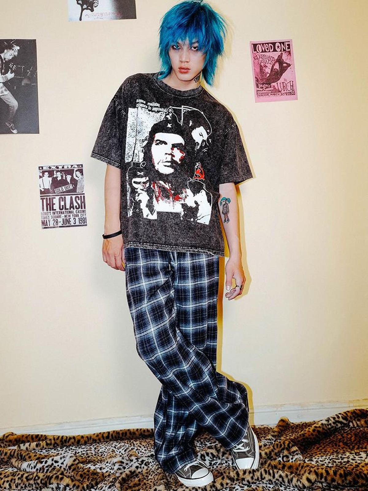 Rs by RebelSeed Distressed Guevara Print Oversized Women&