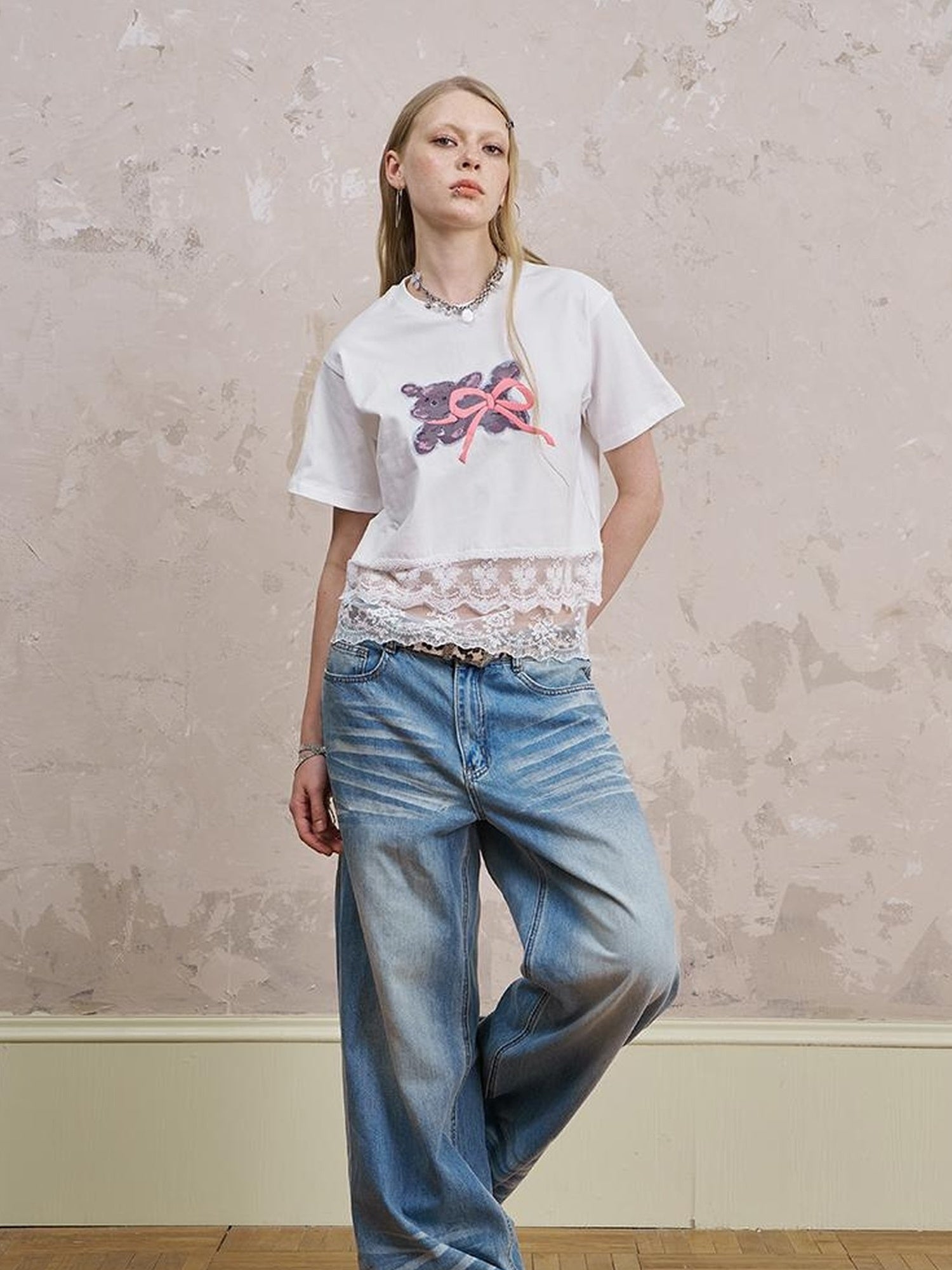 DIDDI MODA Running Dog Lace Trim Cotton Tee
