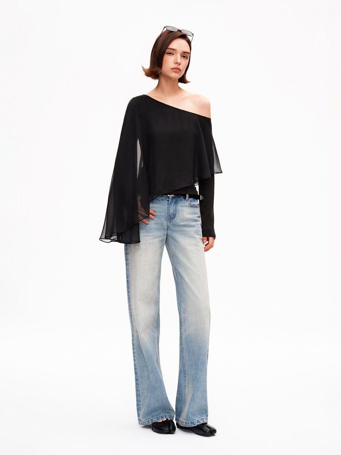 STRIKE A POSE Asymmetric Bell Sleeve Knit Women&