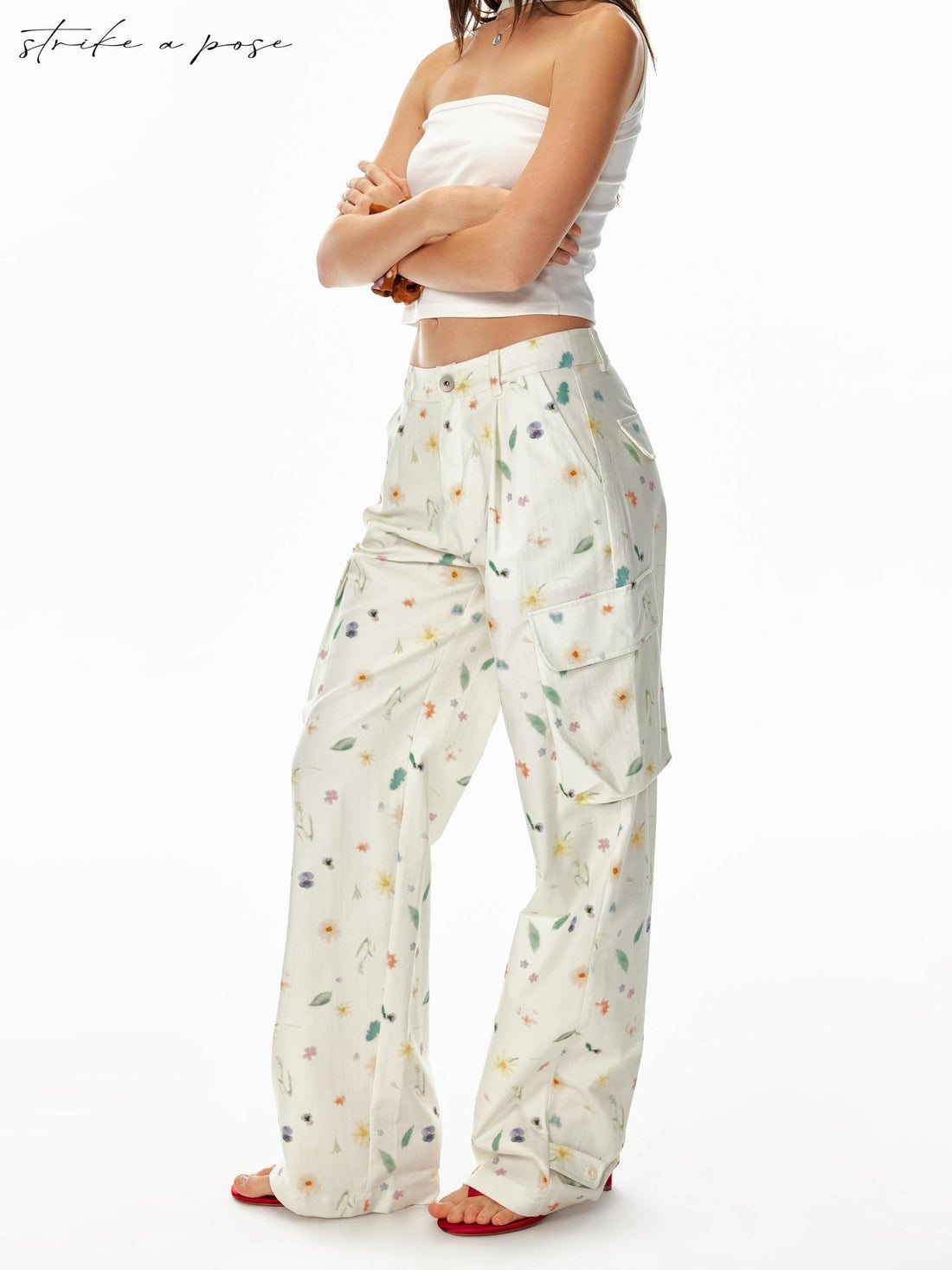 STRIKE A POSE Beige Floral Print 3d Pocket Cargo Women&