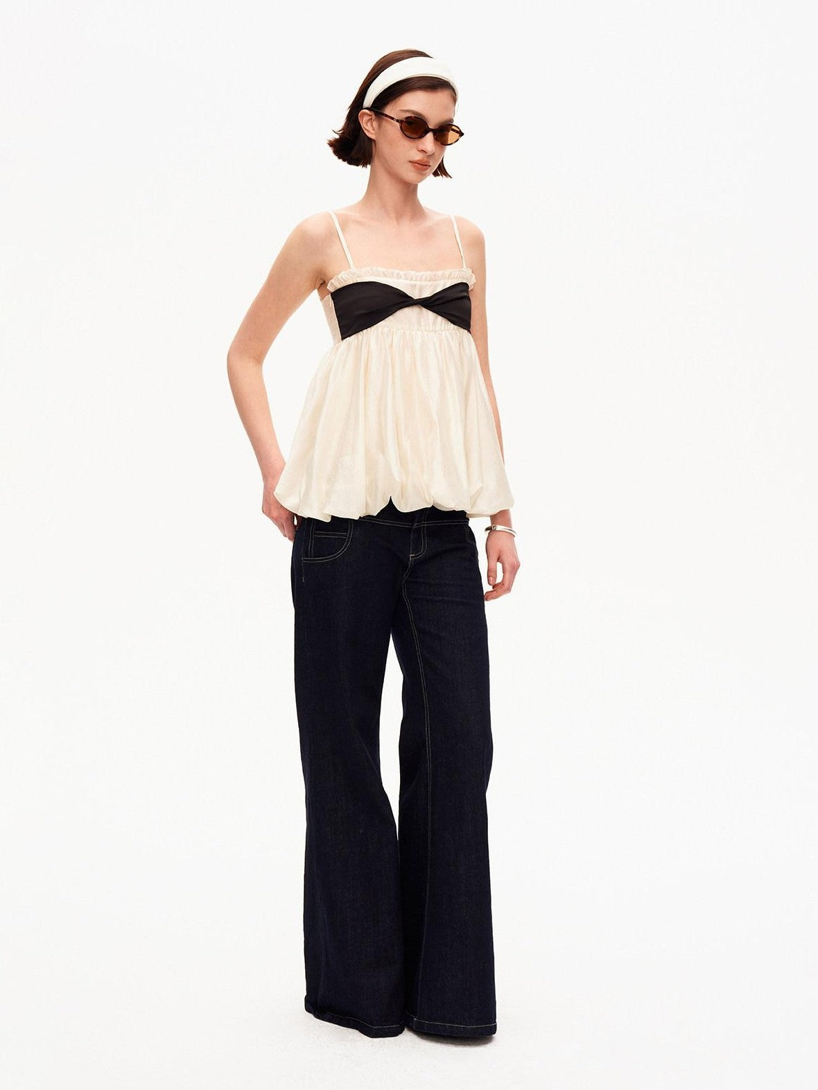 STRIKE A POSE Contrast Knot Ruffle Hem Bandeau Button Detail Women&