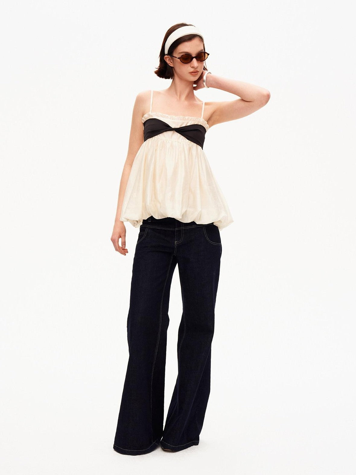 STRIKE A POSE Contrast Knot Ruffle Hem Bandeau Button Detail Women&