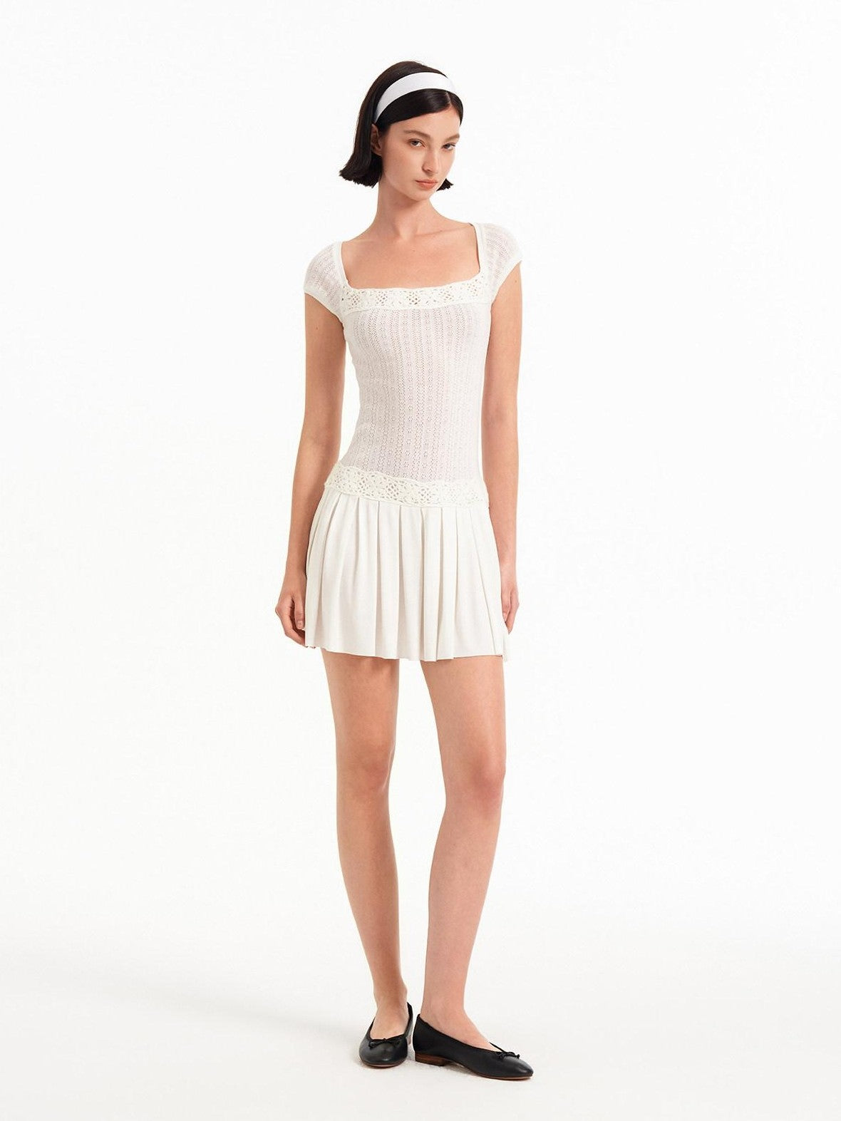 STRIKE A POSE Crochet Spliced Square Neck Pleated A Line Women&