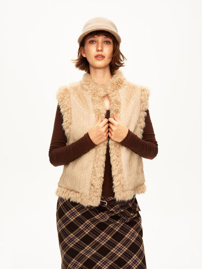 STRIKE A POSE Cropped Fringe Textured Faux Fur Women&