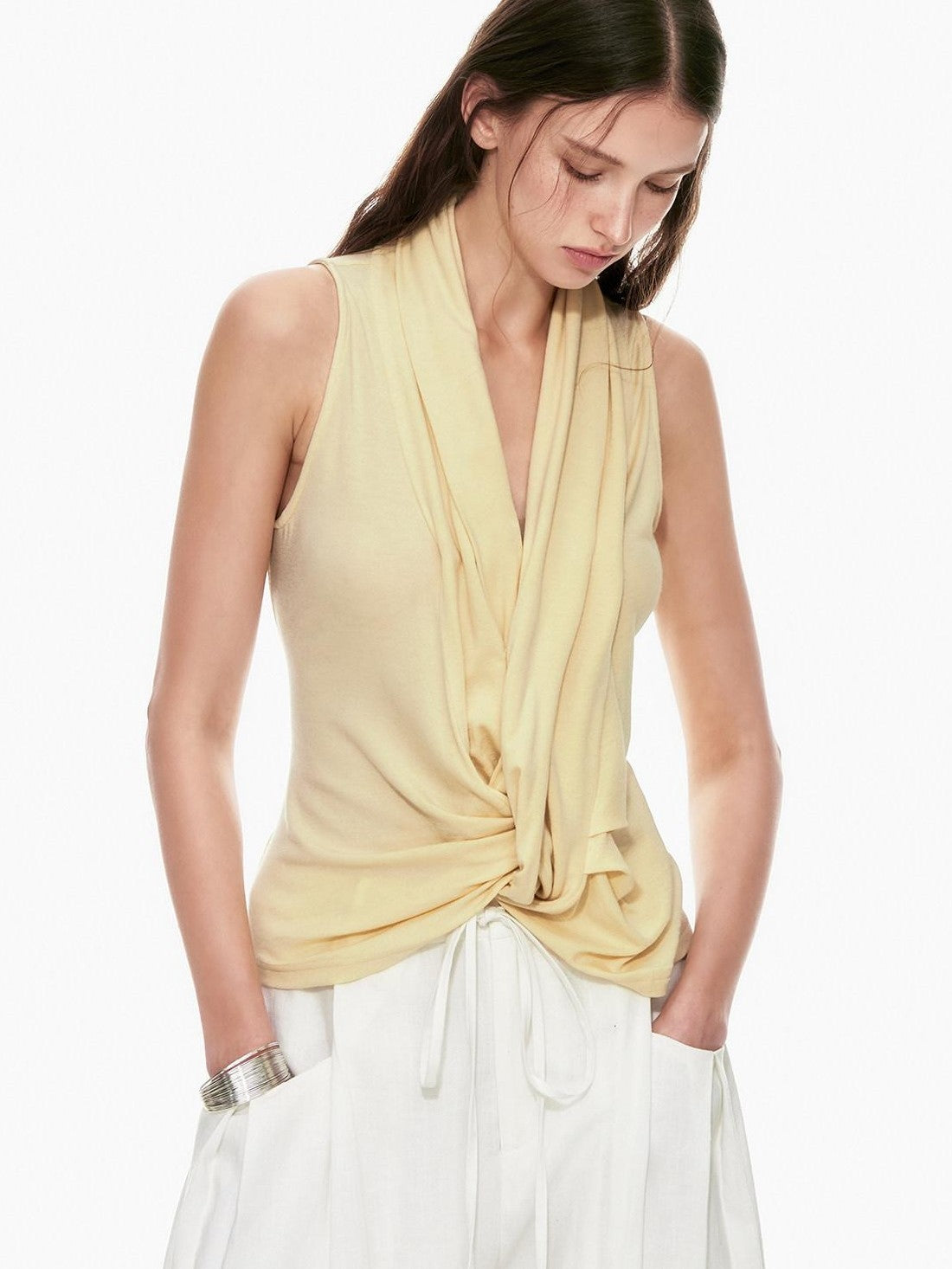 STRIKE A POSE Deep V Twist Knot Pleated Women&