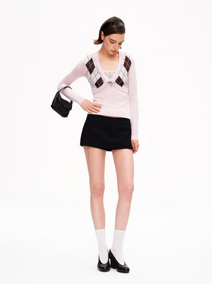 STRIKE A POSE Diamond Argyle V-neck Color Block Slim Fit Knit Women&