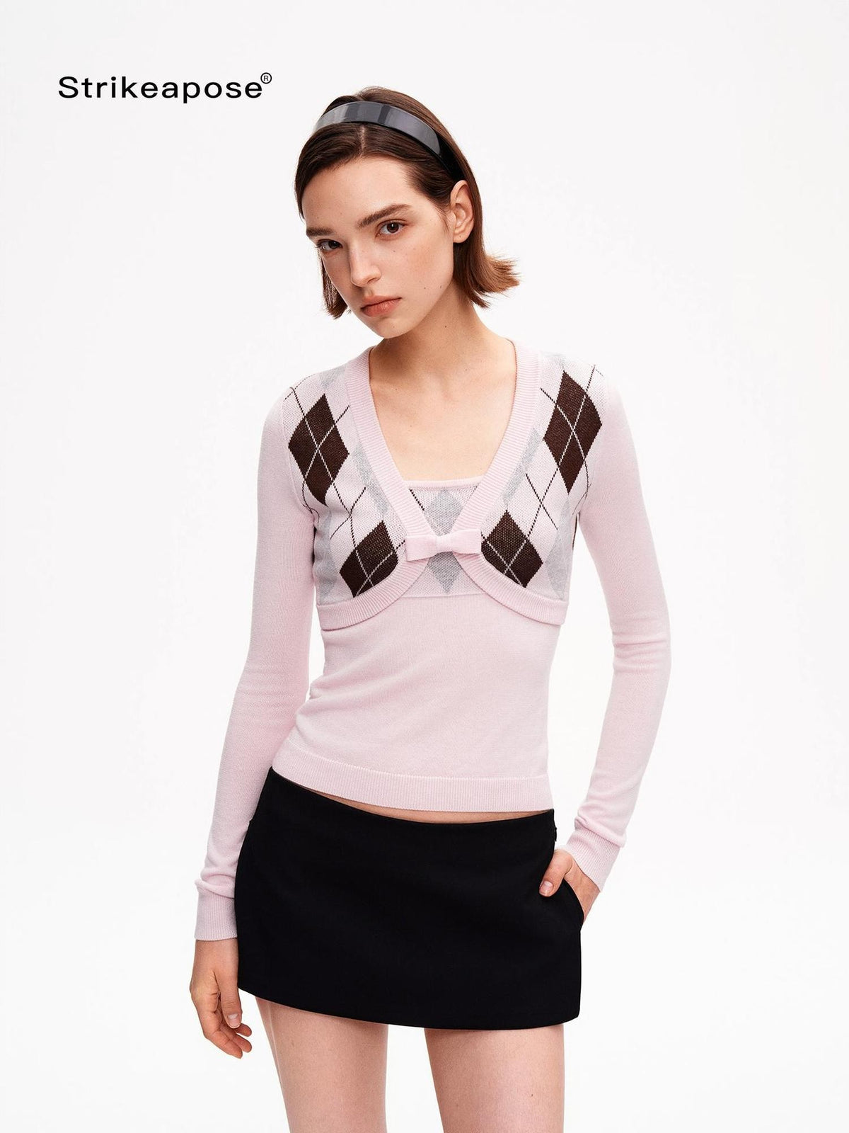 STRIKE A POSE Diamond Argyle V-neck Color Block Slim Fit Knit Women&