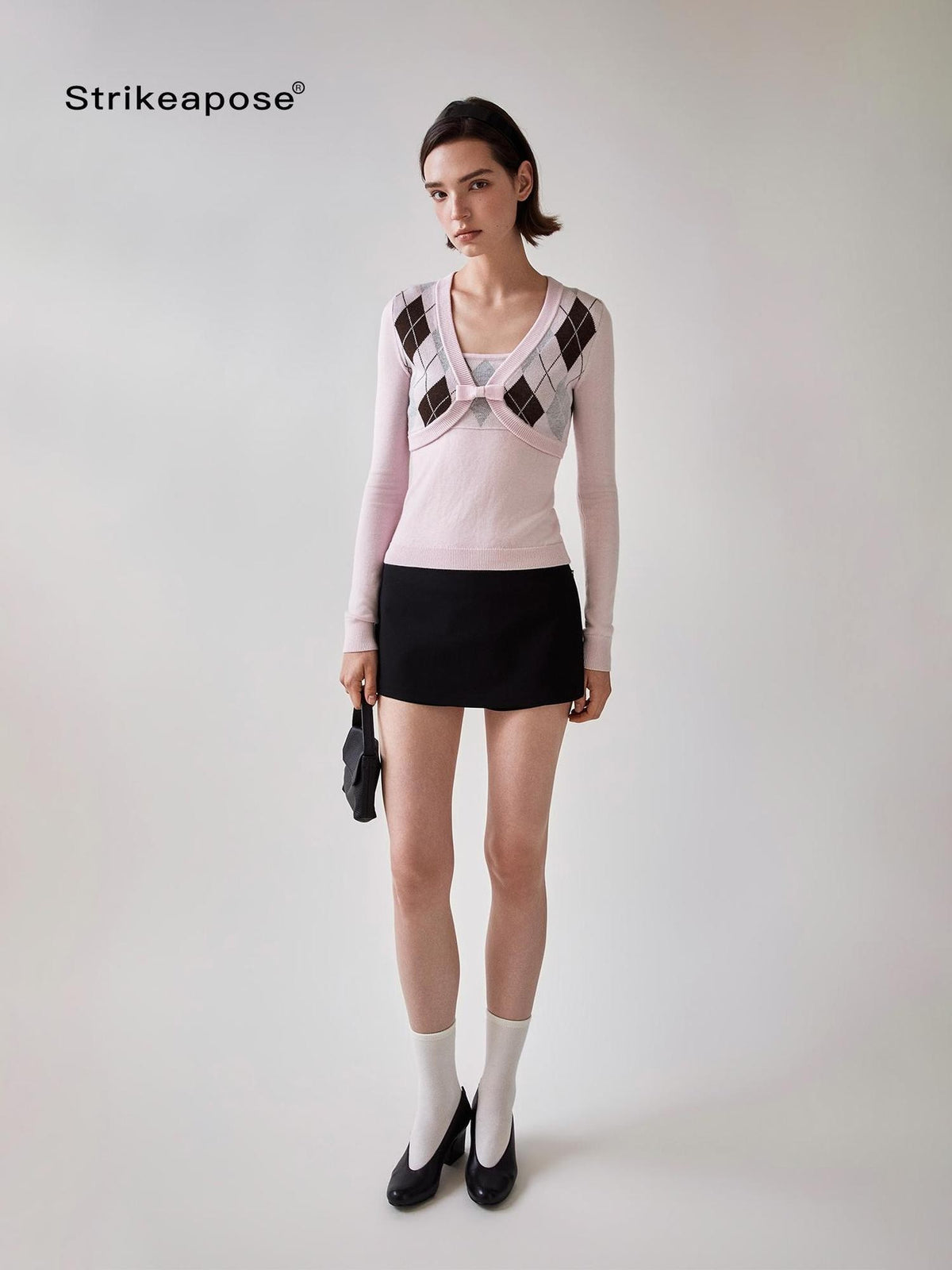 STRIKE A POSE Diamond Argyle V-neck Color Block Slim Fit Knit Women&