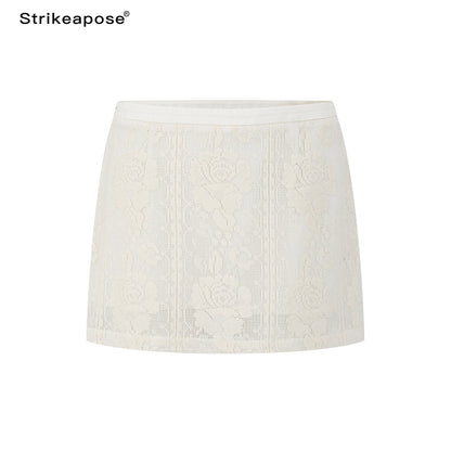 STRIKE_A_POSE_Doll_Collar_Mock_Embroidery_Cinched_Women&