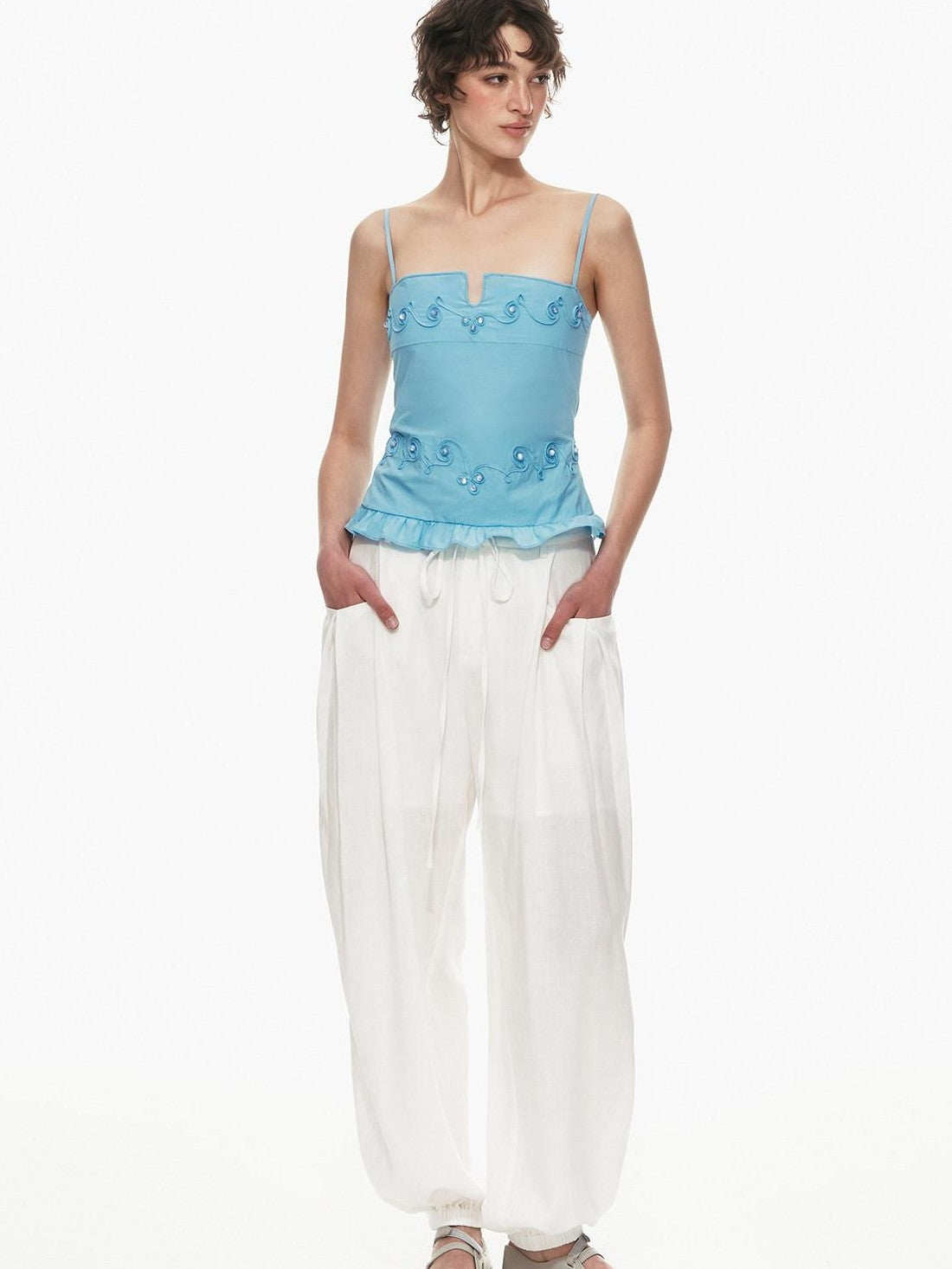 STRIKE A POSE Floral V-neck Rope Embroidery Ruffle Slim Fit Women&