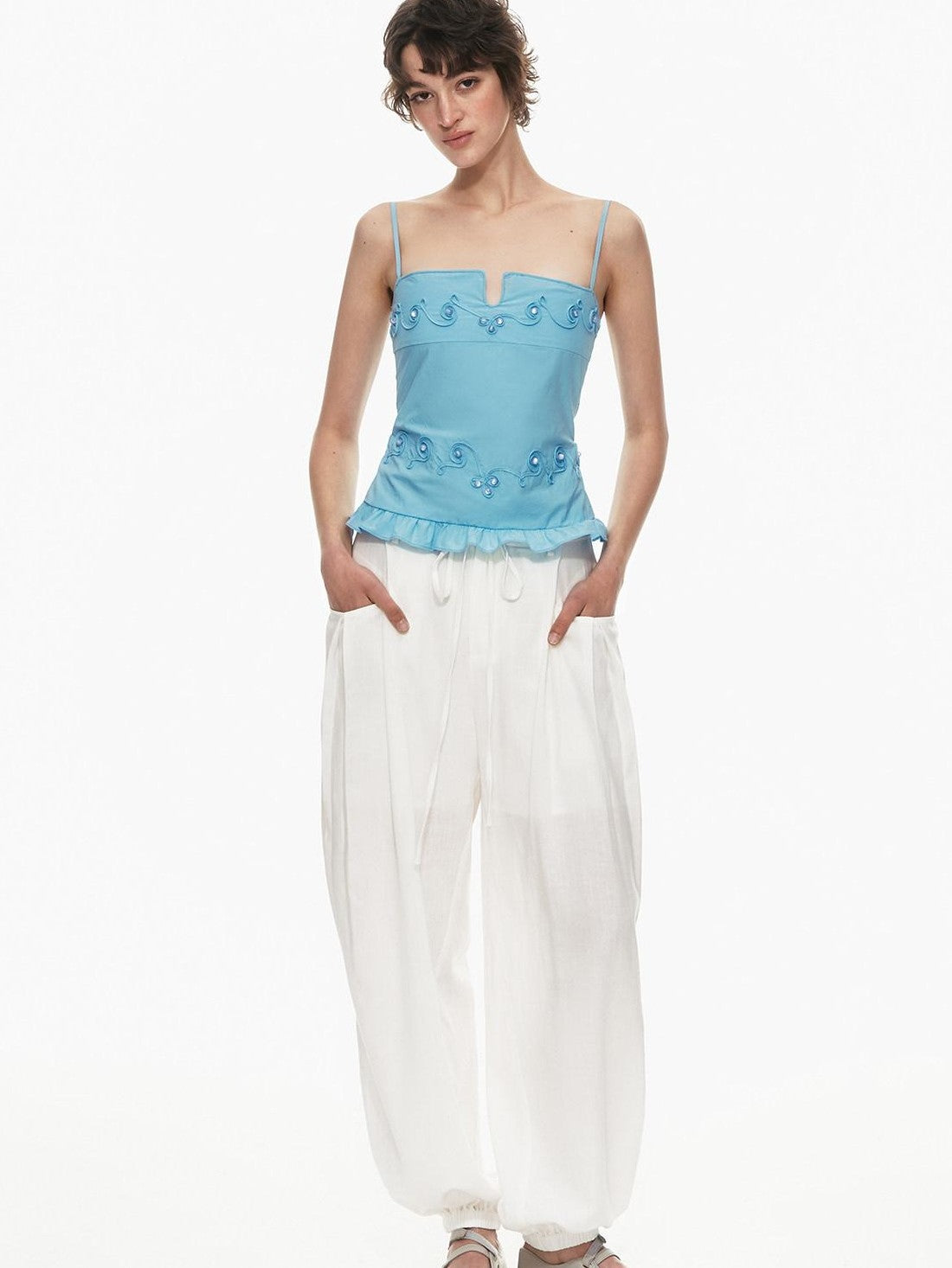 STRIKE A POSE Floral V-neck Rope Embroidery Ruffle Slim Fit Women&