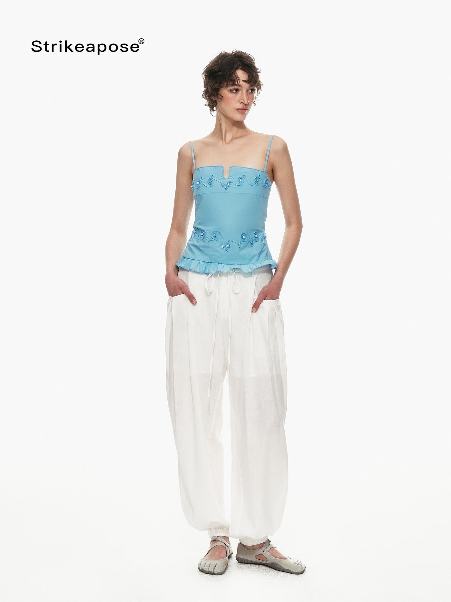 STRIKE A POSE Floral V-neck Rope Embroidery Ruffle Slim Fit Women&