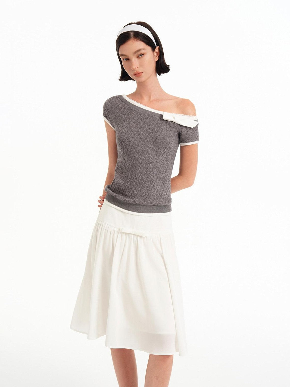 STRIKE A POSE Gray Lace Trim Bow Asymmetric Cable Knit Women&
