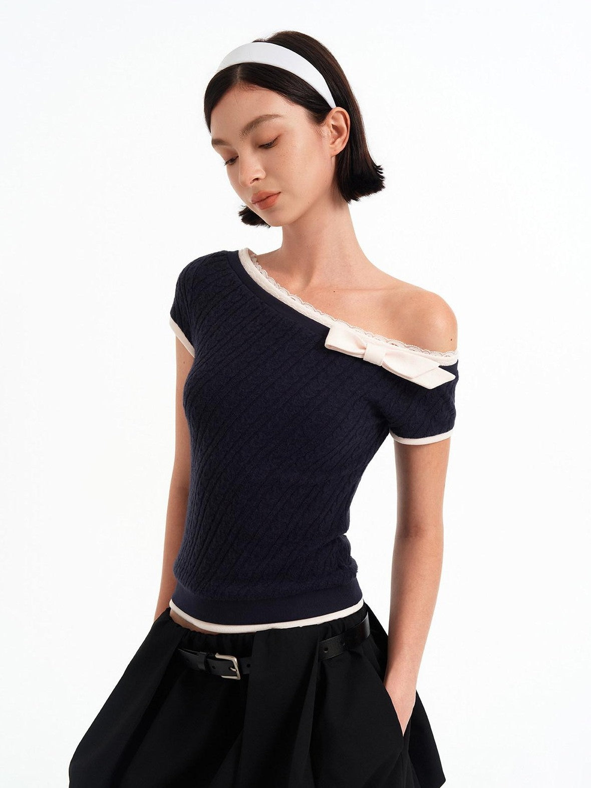 STRIKE A POSE Gray Lace Trim Bow Asymmetric Cable Knit Women&