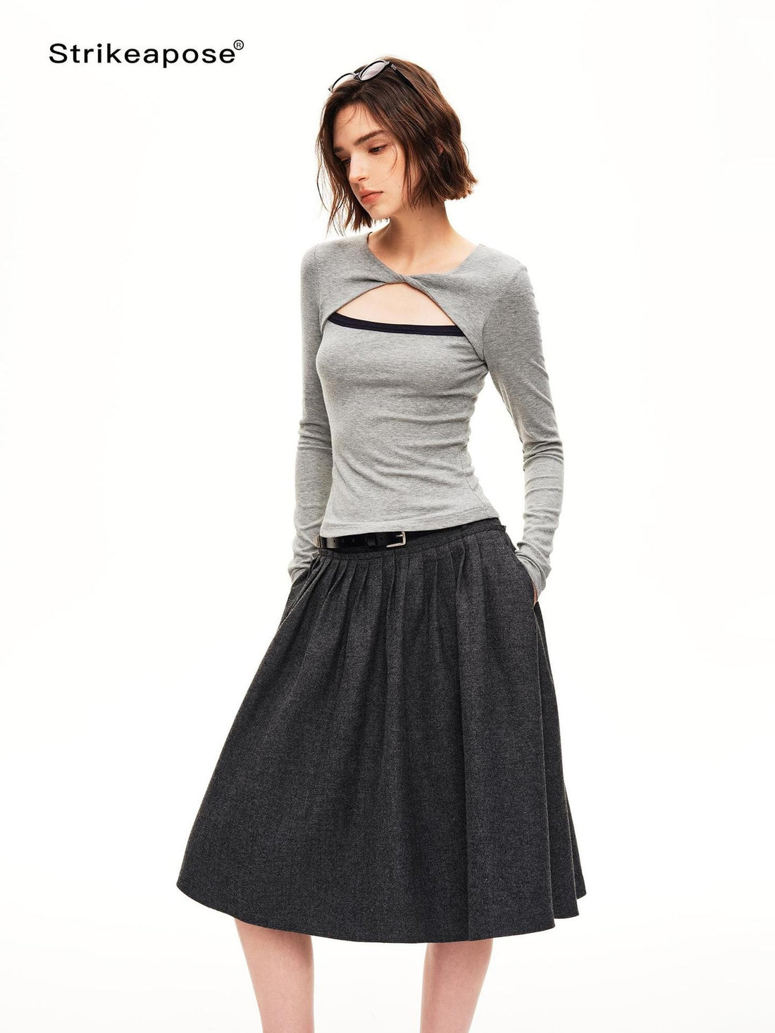 STRIKE A POSE Hollow Knit Twist Waist Slim Wool Women&