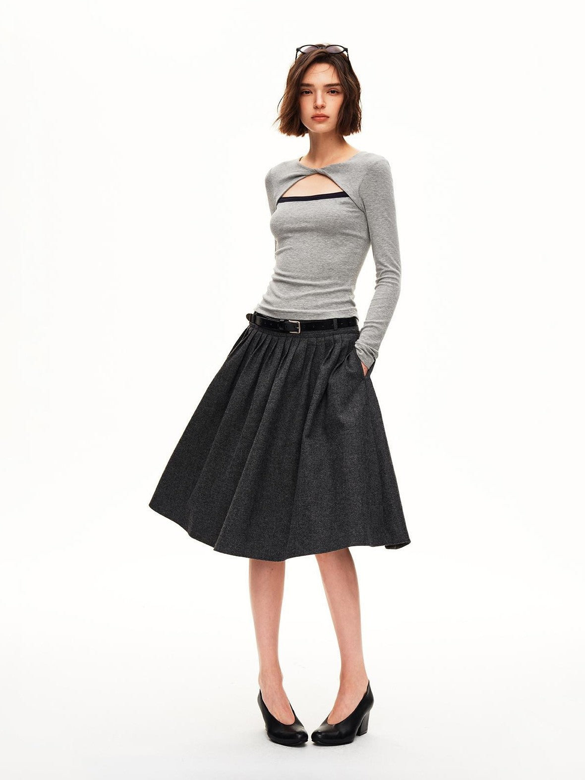STRIKE A POSE Hollow Knit Twist Waist Slim Wool Women&