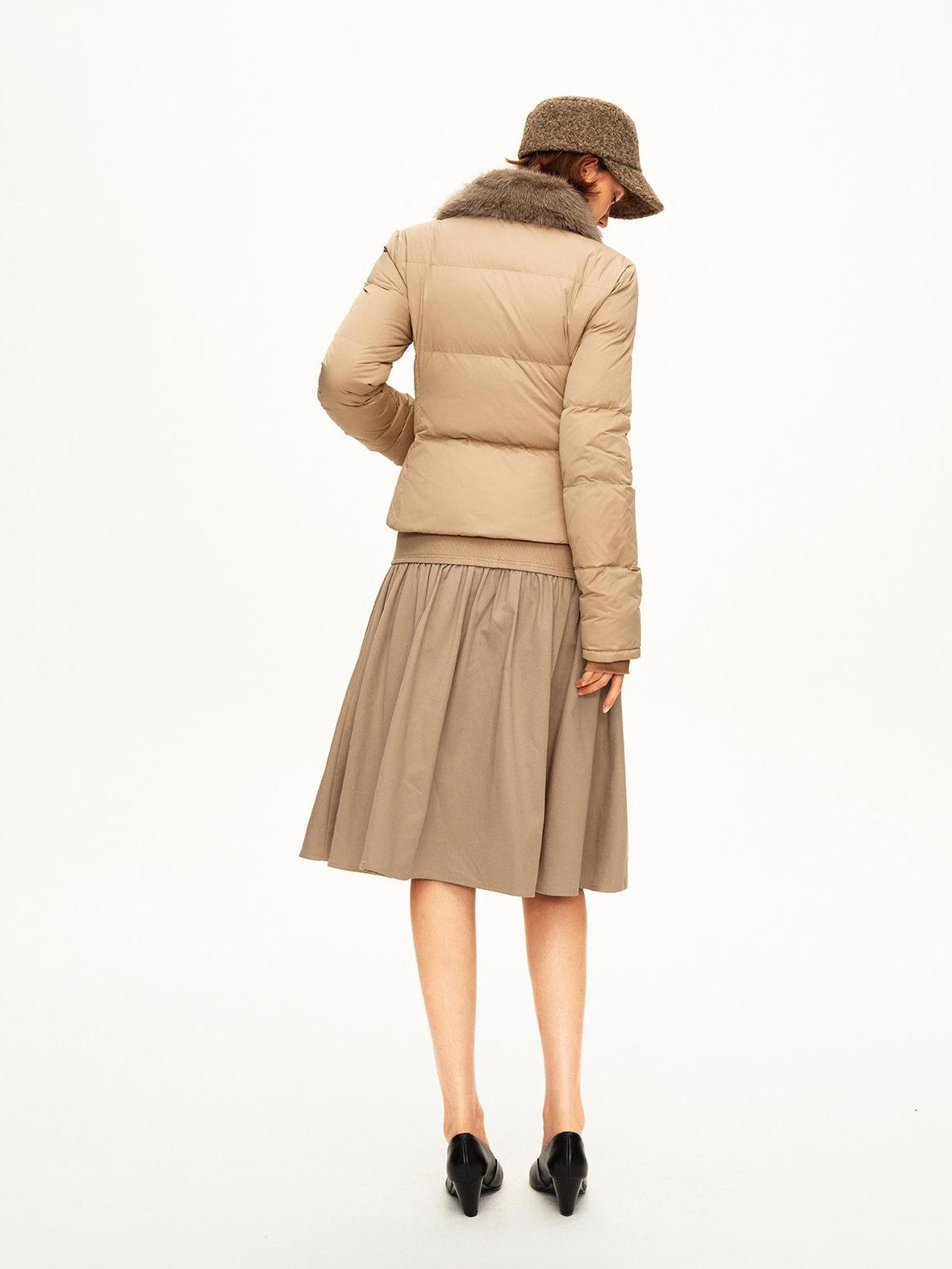 STRIKE A POSE Hoodless 90 Percent White Duck Down Warm Women&