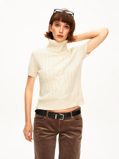 STRIKE A POSE Jacquard Cable Knit Short Sleeve Women&