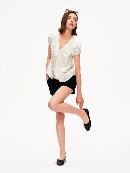 STRIKE A POSE Lace Trim V-neck Shirred Puff Sleeve Women&