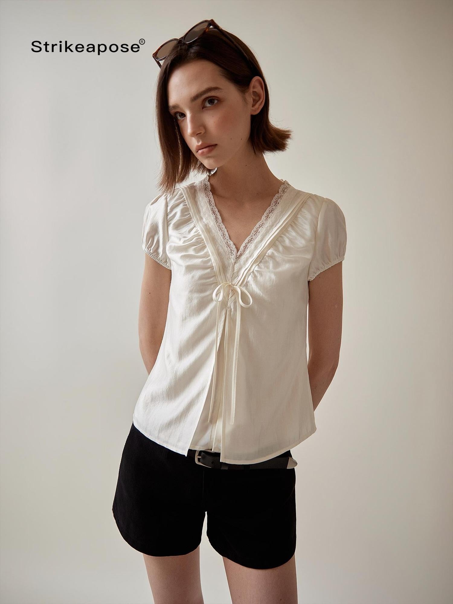 STRIKE A POSE Lace Trim V-neck Shirred Puff Sleeve Women&