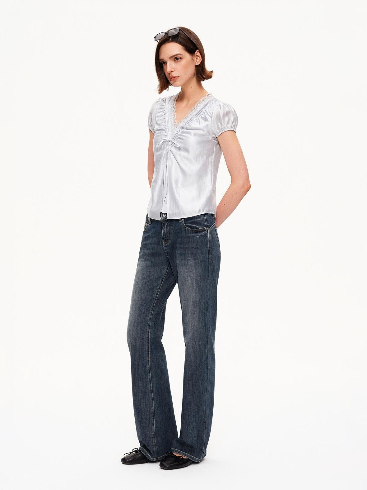 STRIKE A POSE Lace Trim V-neck Shirred Puff Sleeve Women&