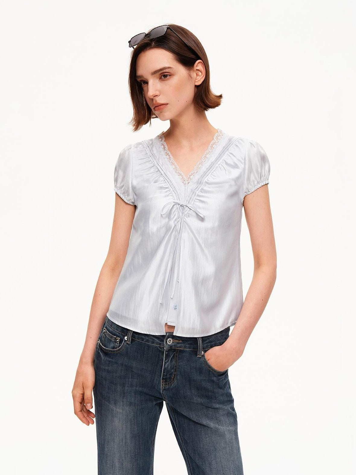 STRIKE A POSE Lace Trim V-neck Shirred Puff Sleeve Women&