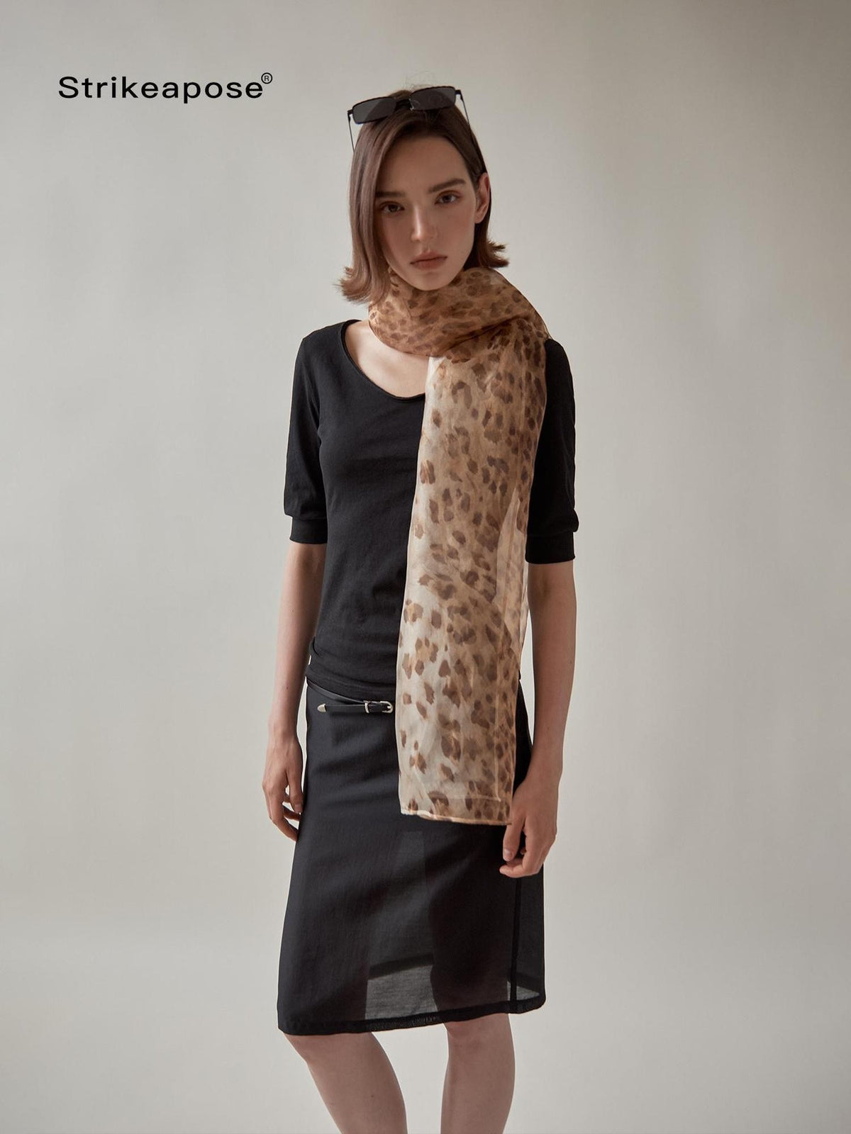 STRIKE A POSE Leopard Print Overlock Hem Women&