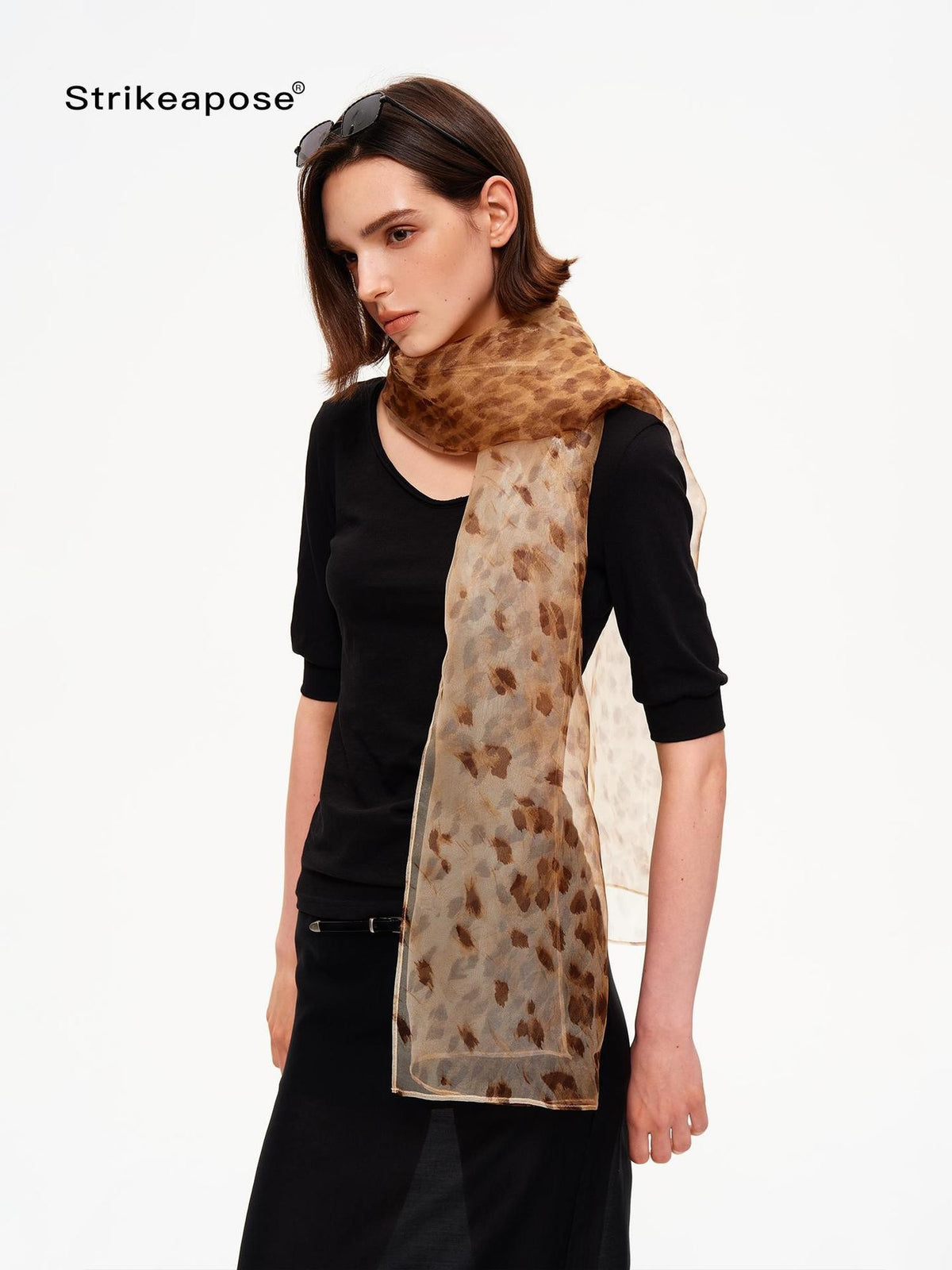 STRIKE A POSE Leopard Print Overlock Hem Women&