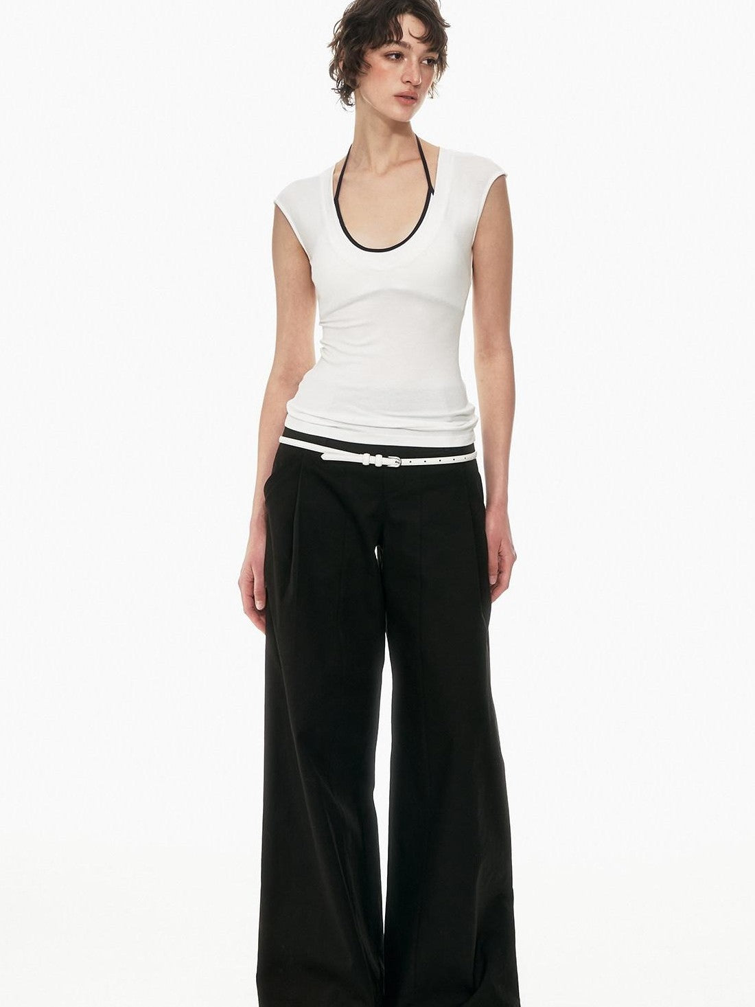 STRIKE A POSE Minimal V-neck Slim Fit Stretch Lightweight Viscose Women&
