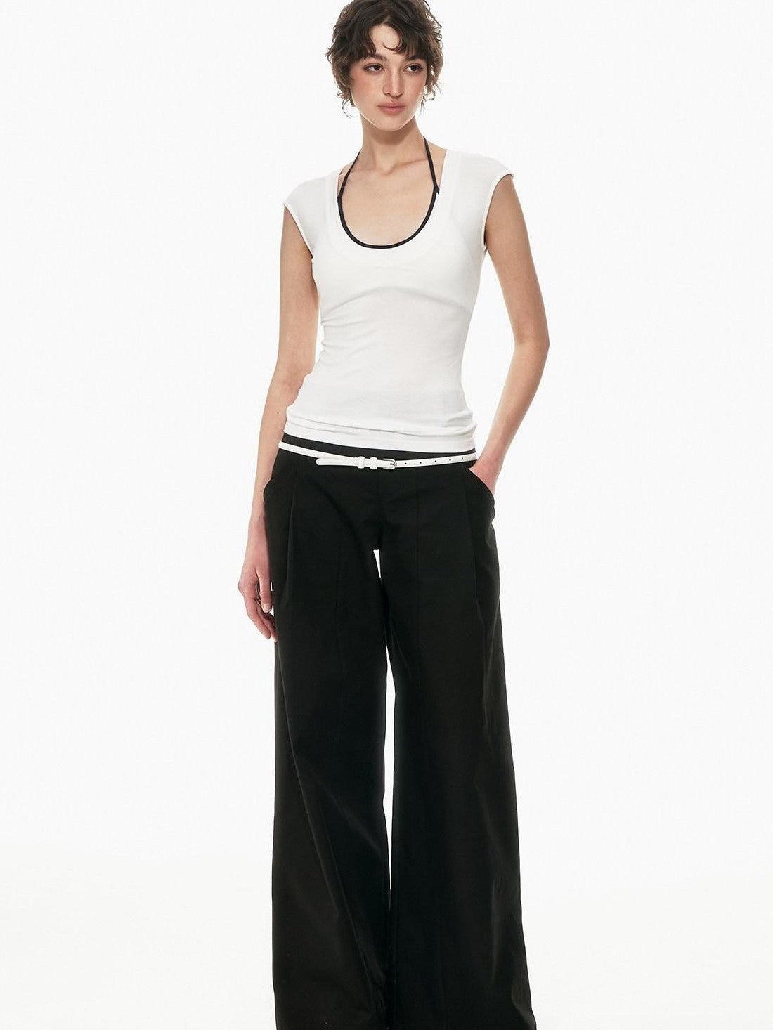 STRIKE A POSE Minimal V-neck Slim Fit Stretch Lightweight Viscose Women&
