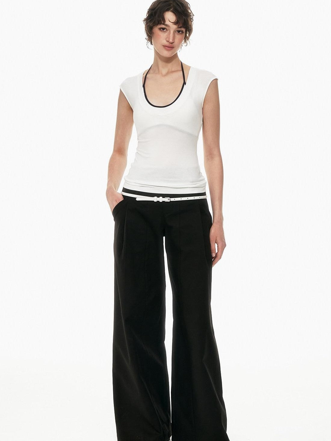 STRIKE A POSE Minimal V-neck Slim Fit Stretch Lightweight Viscose Women&