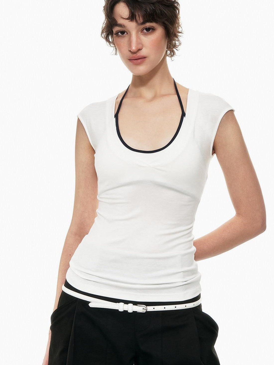 STRIKE A POSE Minimal V-neck Slim Fit Stretch Lightweight Viscose Women&