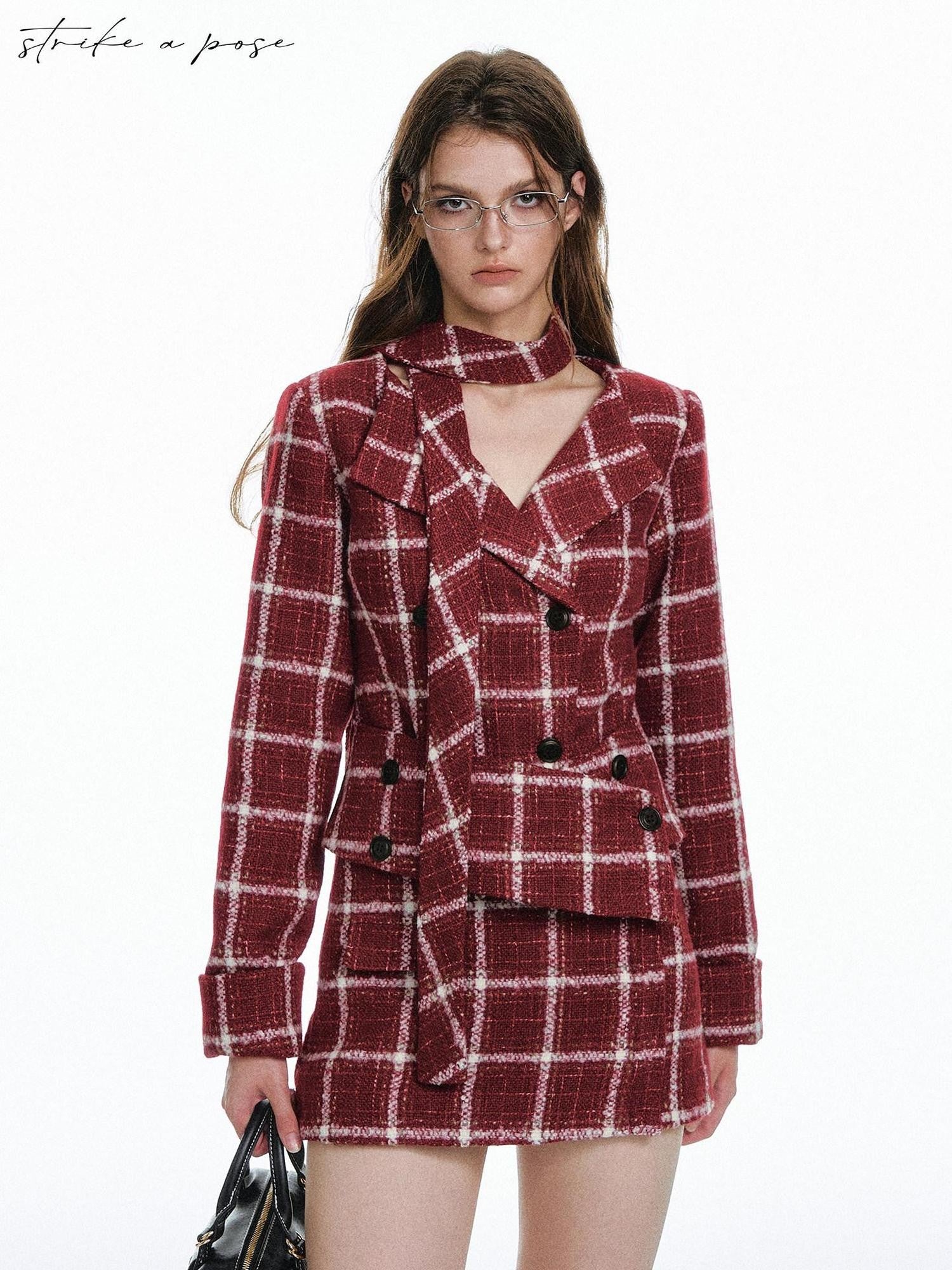 STRIKE A POSE Red Plaid Lapel Button Vintage Women&
