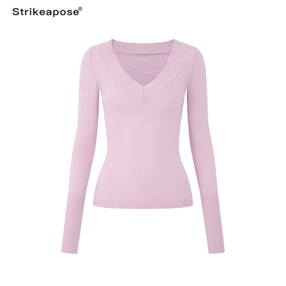 STRIKE_A_POSE_Ribbed_Trim_V-neck_Solid_Wool_Women&