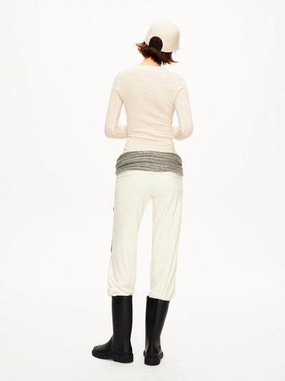 STRIKE A POSE Ribbed Trim V-neck Solid Wool Women&