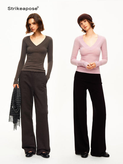 STRIKE A POSE Ribbed Trim V-neck Solid Wool Women&