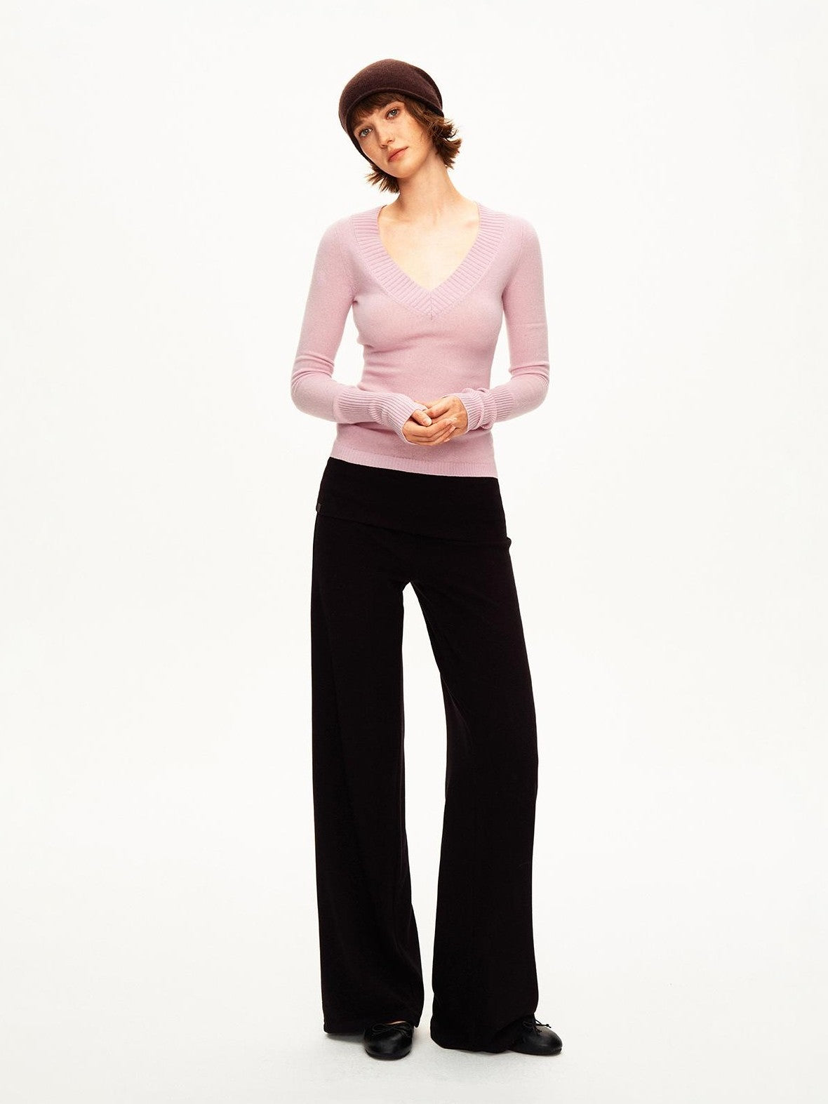 STRIKE A POSE Ribbed Trim V-neck Solid Wool Women&