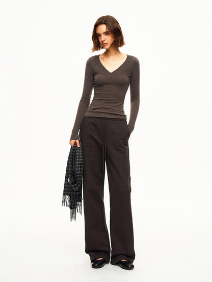 STRIKE A POSE Ribbed Trim V-neck Solid Wool Women&