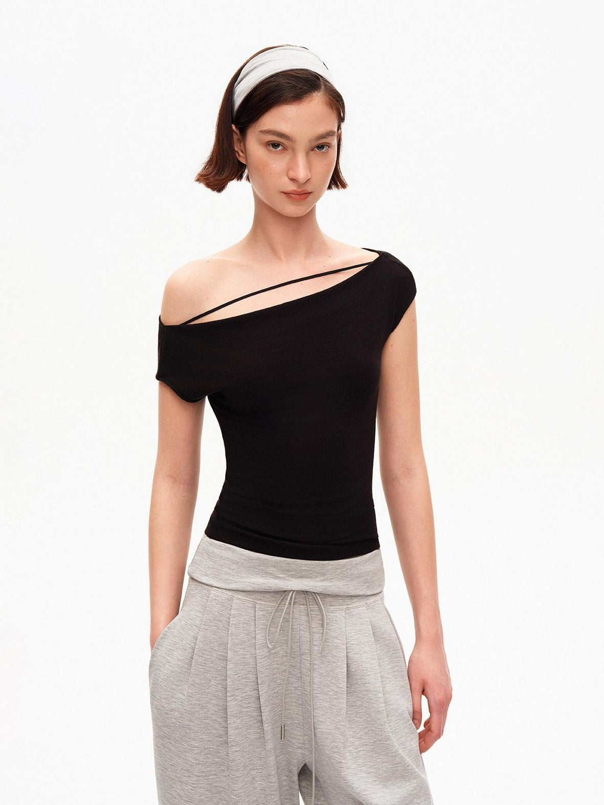 STRIKE A POSE Soft Wool Knit Asymmetrical Slim Women&