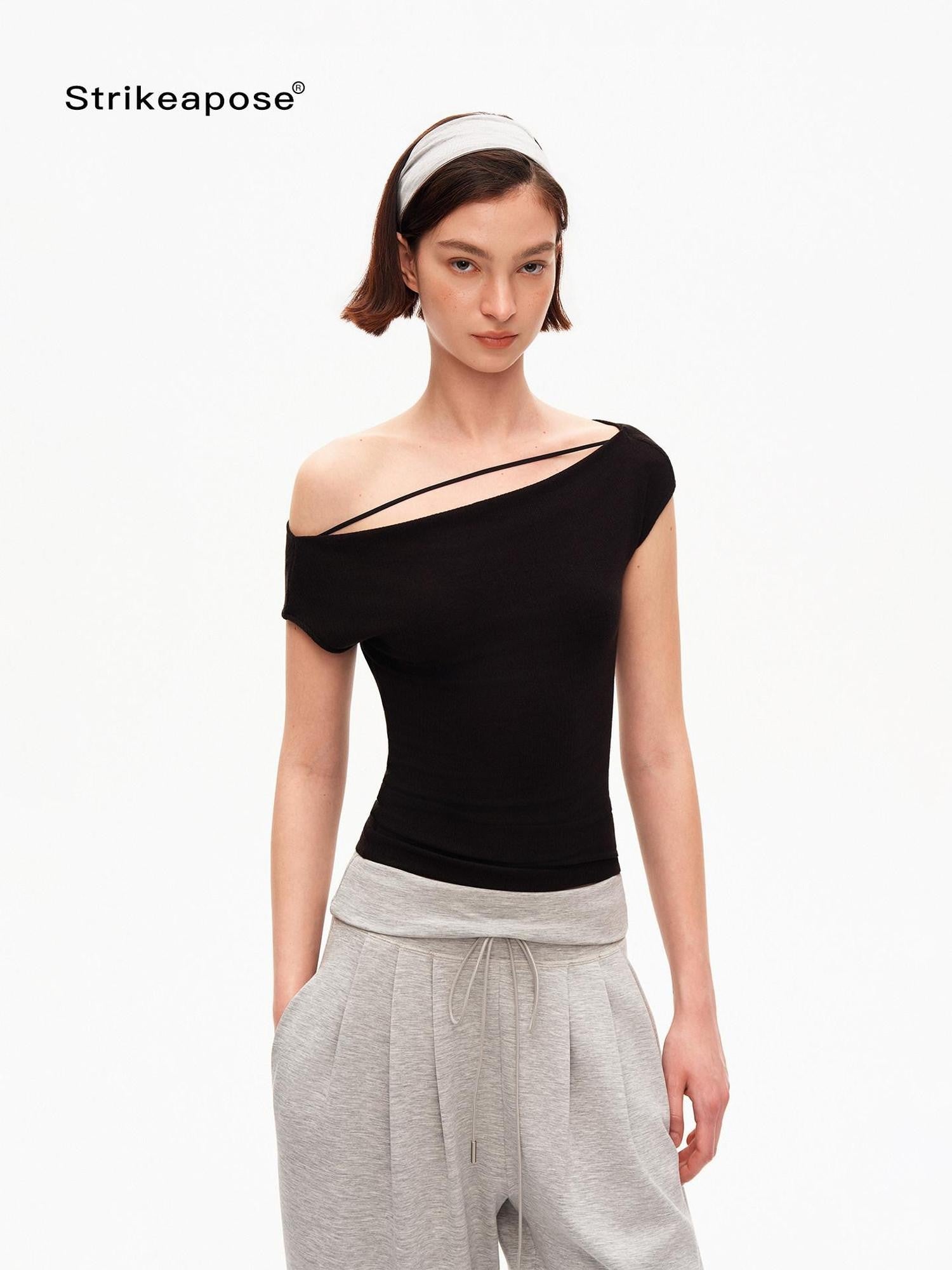 STRIKE A POSE Soft Wool Knit Asymmetrical Slim Women&