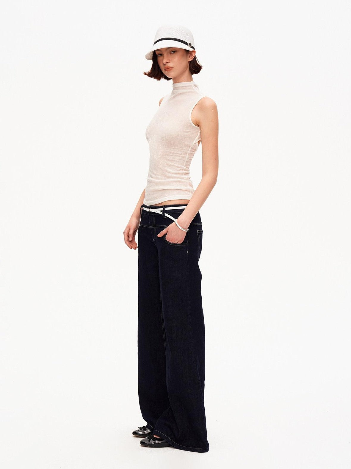 STRIKE A POSE Subtle Back Reveal Mock Neck Slim Knit Women&