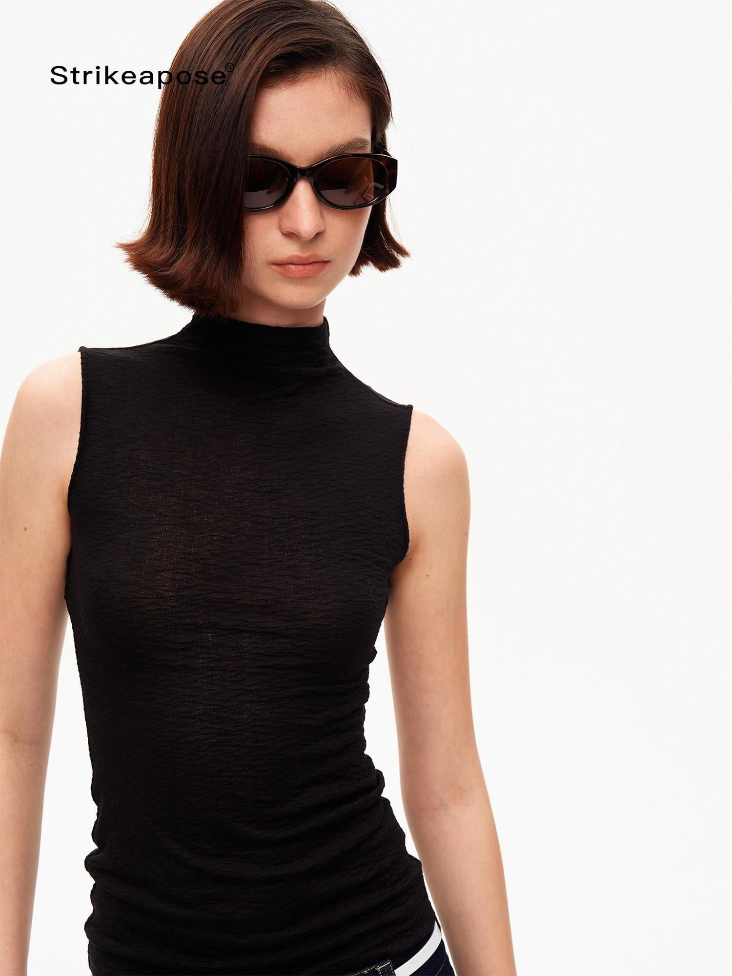 STRIKE A POSE Subtle Back Reveal Mock Neck Slim Knit Women&